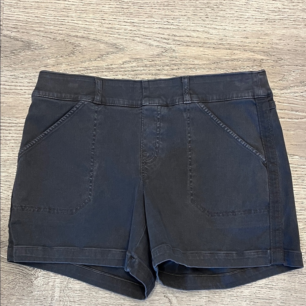 SPANX Women's Stretch Twill Gray  Shorts Size M
